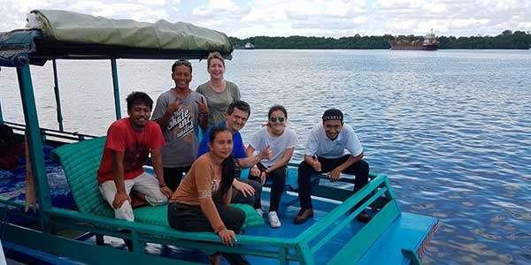 grupo de amigas en Borneo